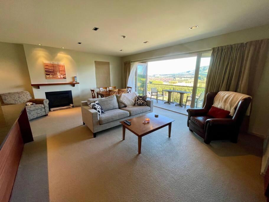 Terrace Downs 2 Bedroom Apartment Windwhistle Экстерьер фото