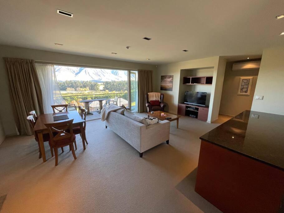 Terrace Downs 2 Bedroom Apartment Windwhistle Экстерьер фото